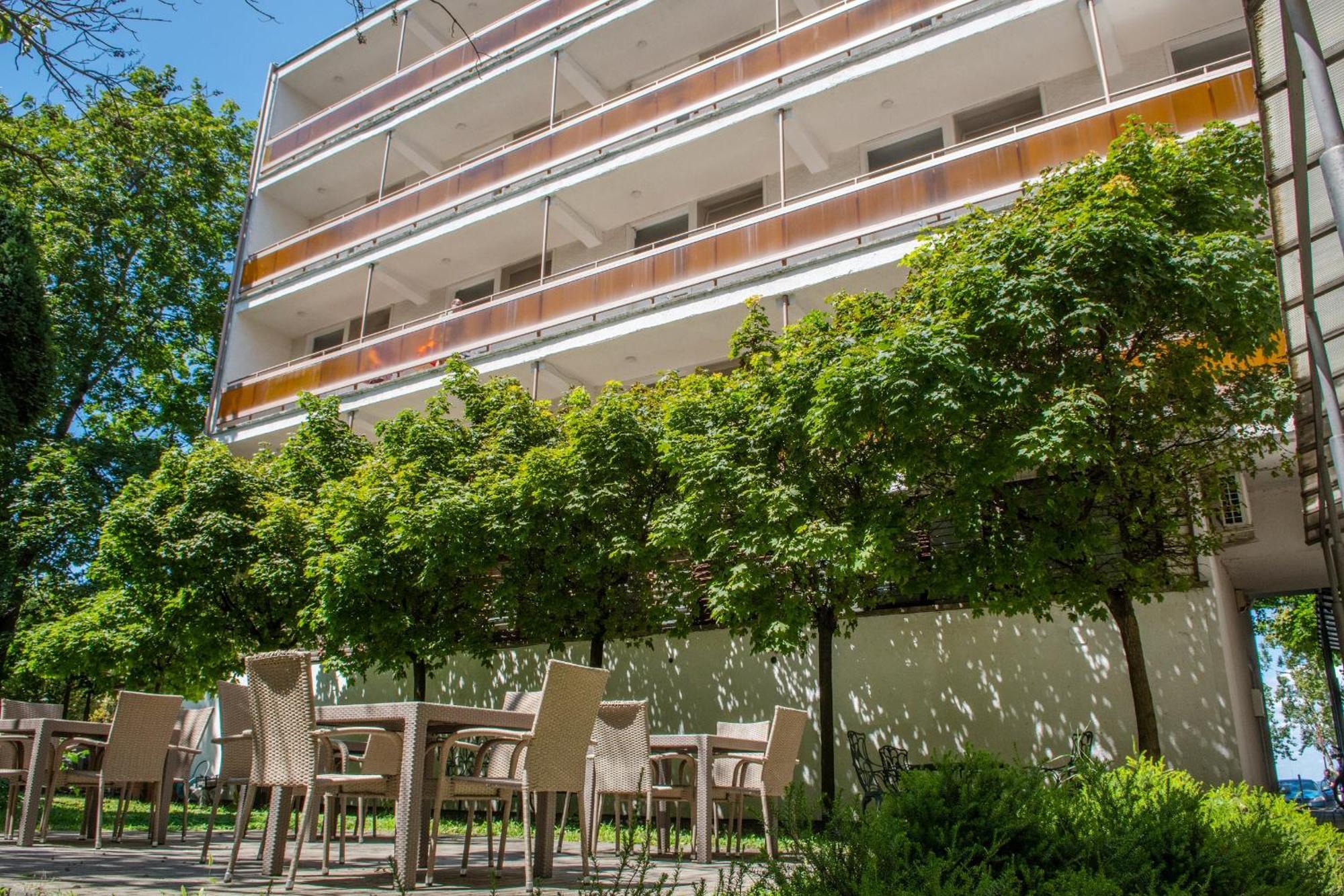 Ce Napfeny Hotel Siófok Exteriör bild