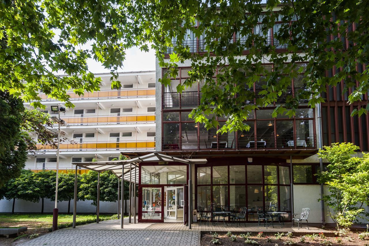 Ce Napfeny Hotel Siófok Exteriör bild